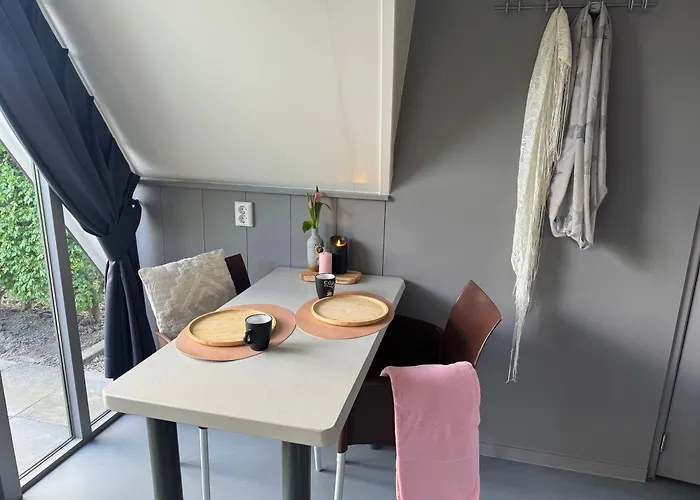 Hotelhuisjes Ξενοδοχείο 3*